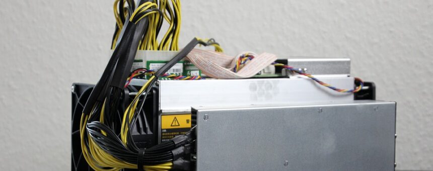 While cryptomarket is falling down CleanSpark buys mining equipment